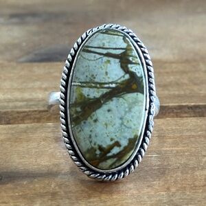 Vintage Style Gaspeite Quartz Gemstone Ring Size 9.5 Silver 925 Plated Bohemian